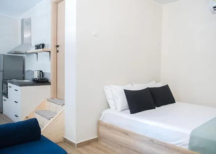 Agiopetra Lofts شقة كافالا