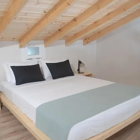Agiopetra Lofts Апартаменты *